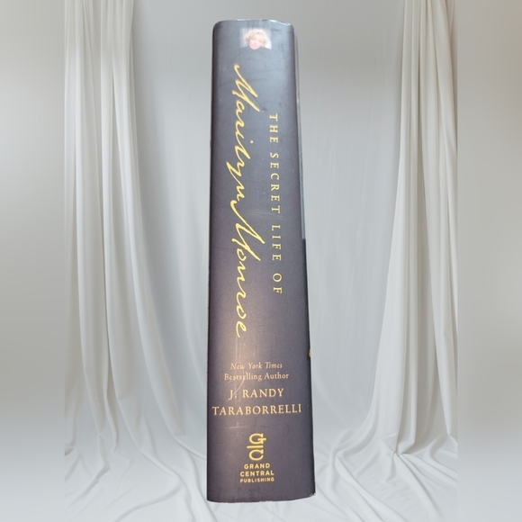 Secret Life Of Marilyn Monroe Book - Picture 5 of 5